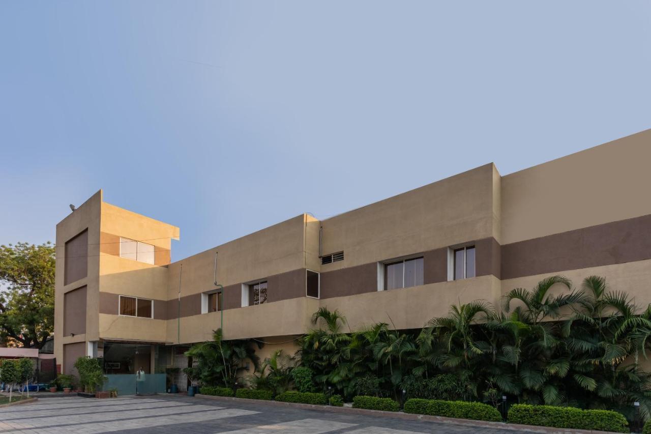 Oyo 75956 Hotel Grand Rourkela Esterno foto